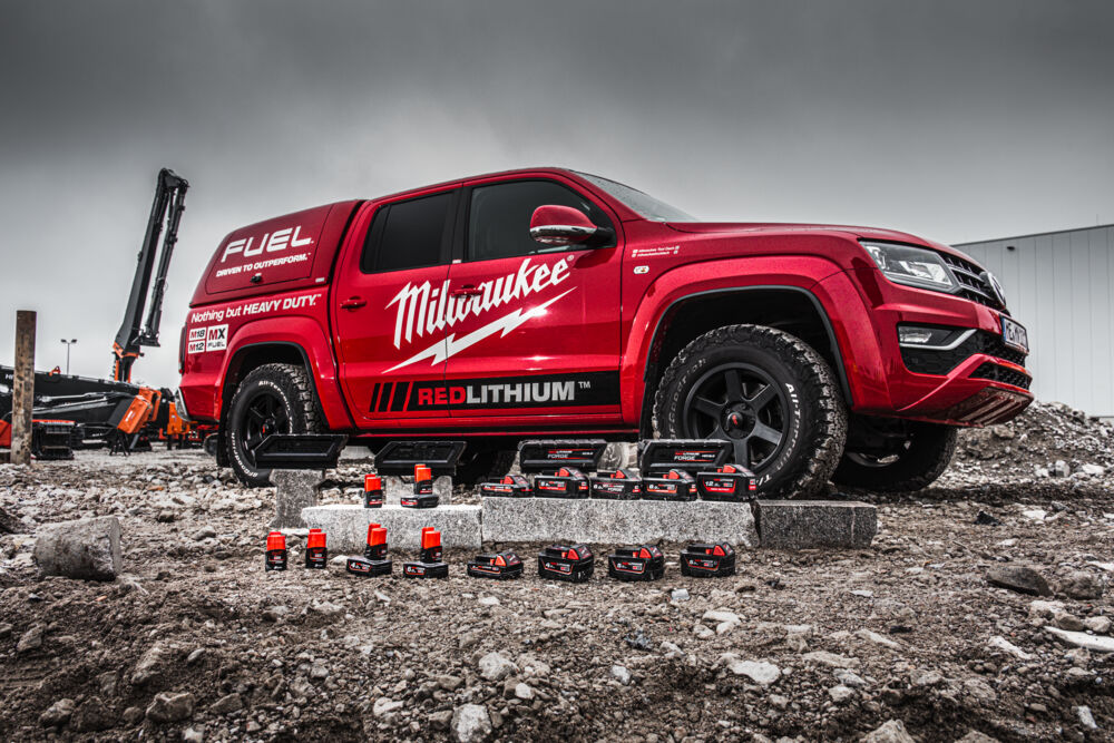 M12_M18_MX_Battery_Range_Shot--Brand_1.jpg