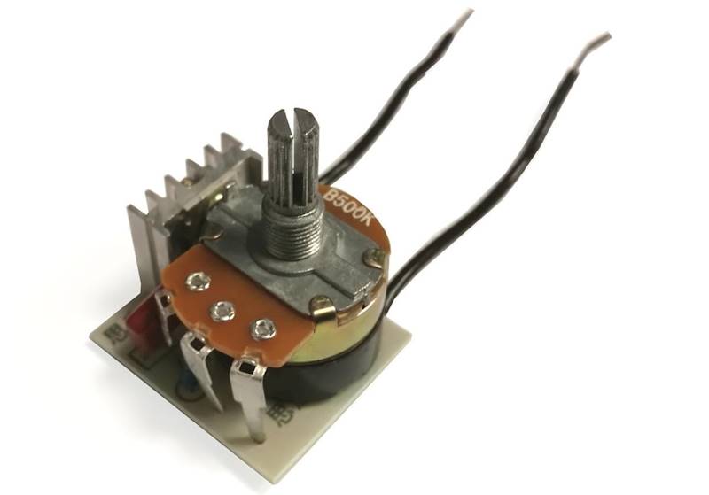 REGULATOR NAPIĘCIA 230VAC 500W ŚCIEMNIACZ