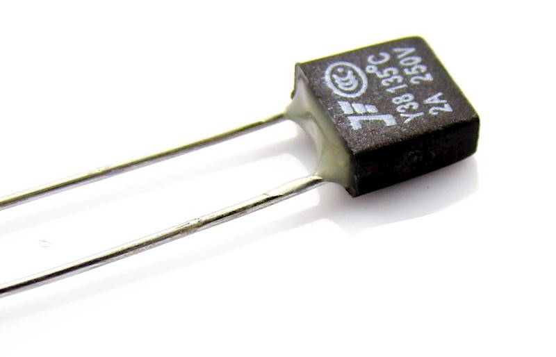 BEZPIECZNIK TERMICZNY TERMIK 2A 135°C