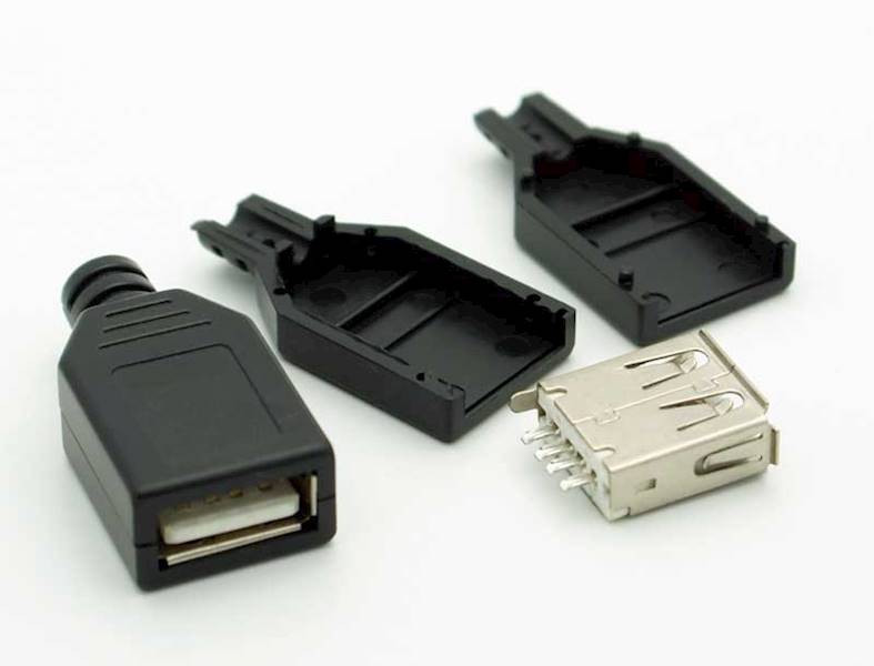 GNIAZDO USB A NA PRZEWÓD Z OSŁONĄ