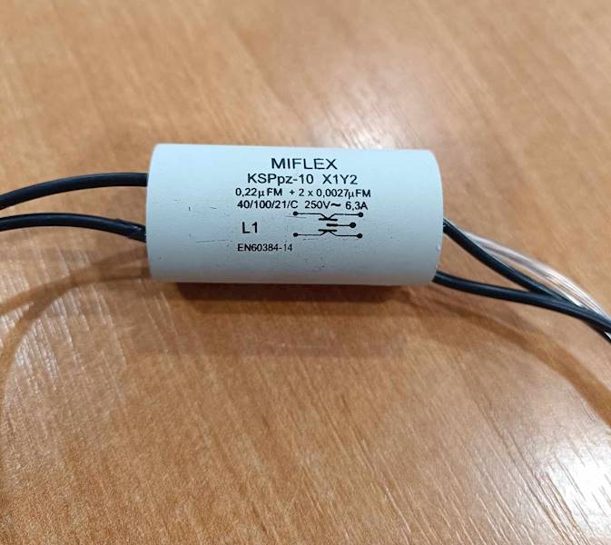 KONDENSATOR PRZECIWZAKŁ. 0,22uF + 2*2,7nF 250V