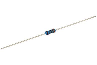 REZYSTOR 0,6W 820Ohm
