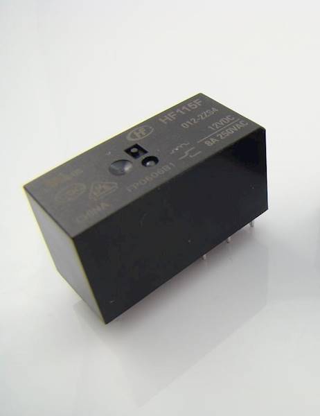 PRZEKAŹNIK 12VDC 8A HF115F-012-2ZS4A