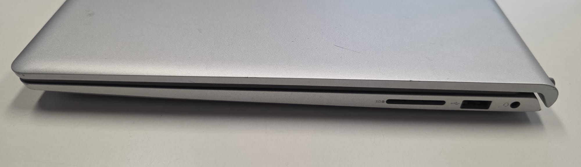 Laptop Dell Inspiron 15  3520