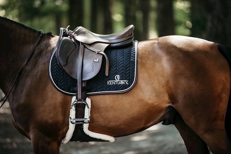 Czaprak Kentucky Leather Fishbone - czarny