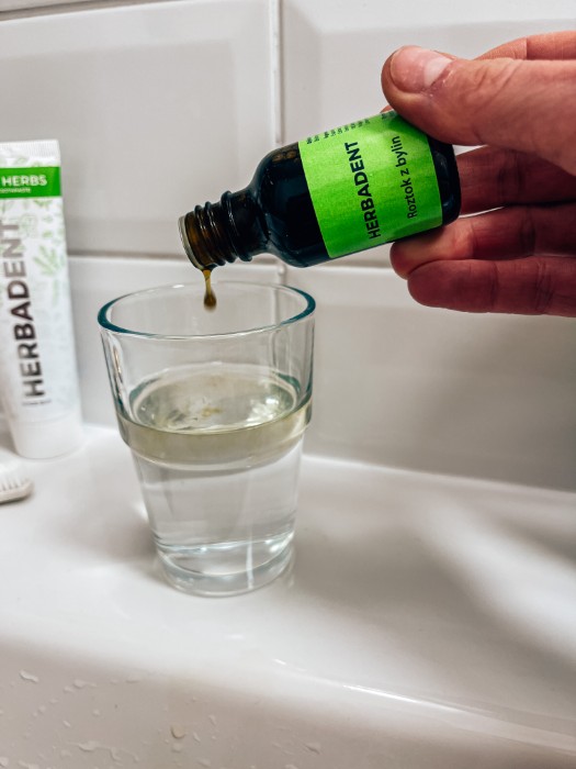 HERBADENT ORIGINAL Ziołowy płyn na dziąsła 25ml