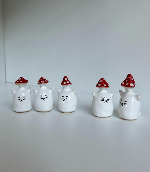 FIGURKA CERAMICZNA KOTOGRZYB