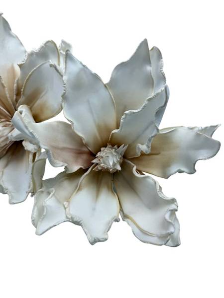 Magnolia kwiaty z pianki kremowe