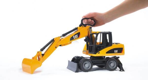 Koparka Caterpillar Na Kołach