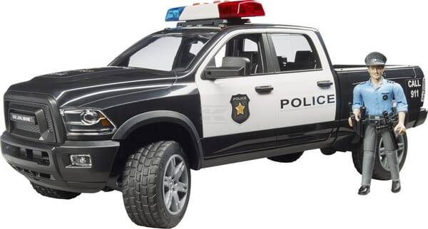 Dodge policyjny RAM 2500 z policjantem