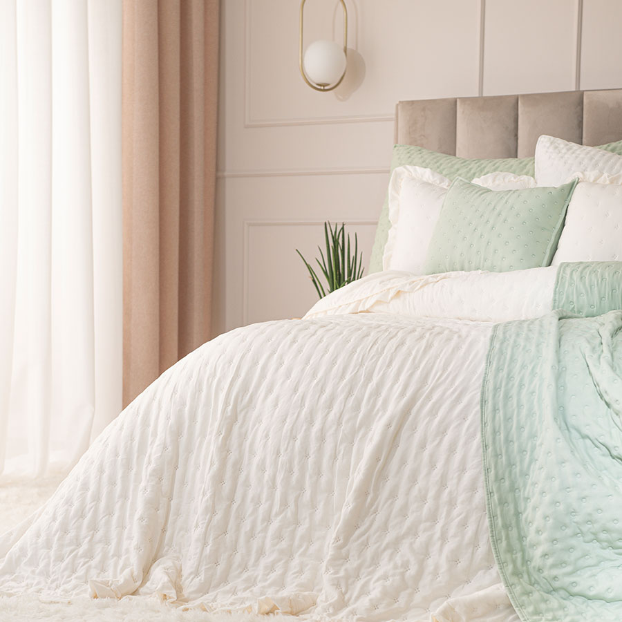 Narzuta Werona z falbanką ecru