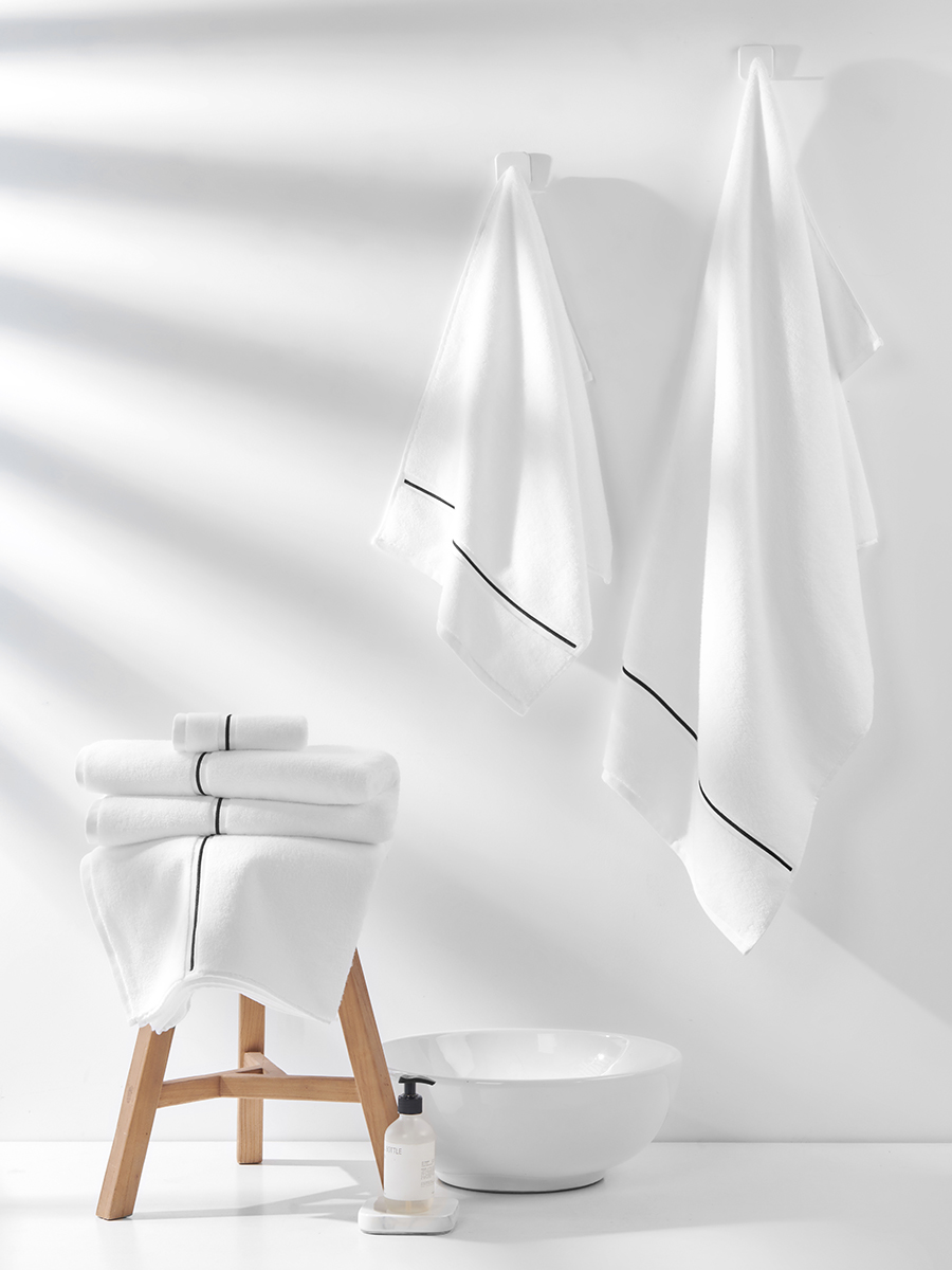 Ręcznik Libre 100x150 biały z czarnym paskiem