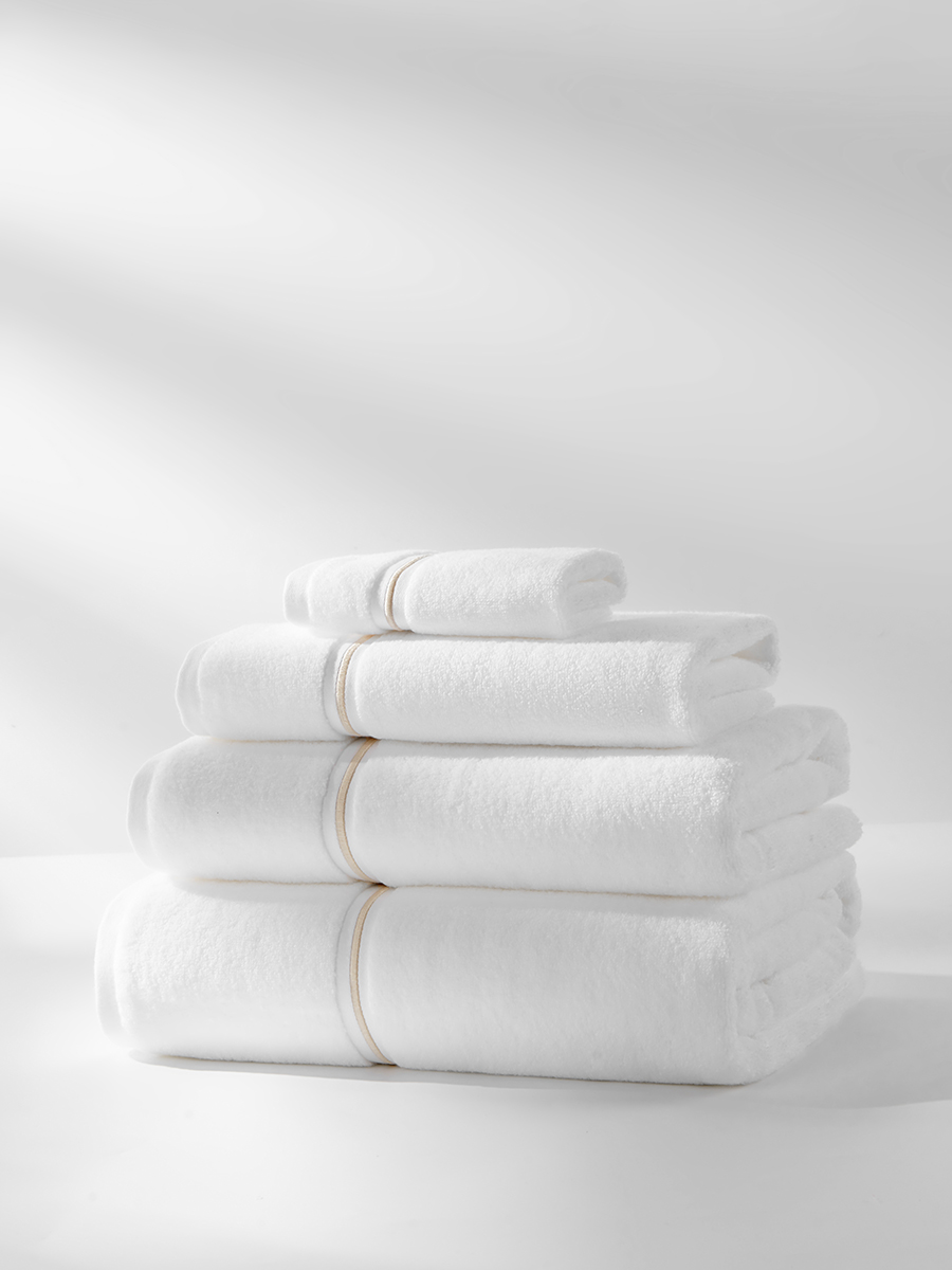 Ręcznik Libre 70x140 biały ze złotym paskiem