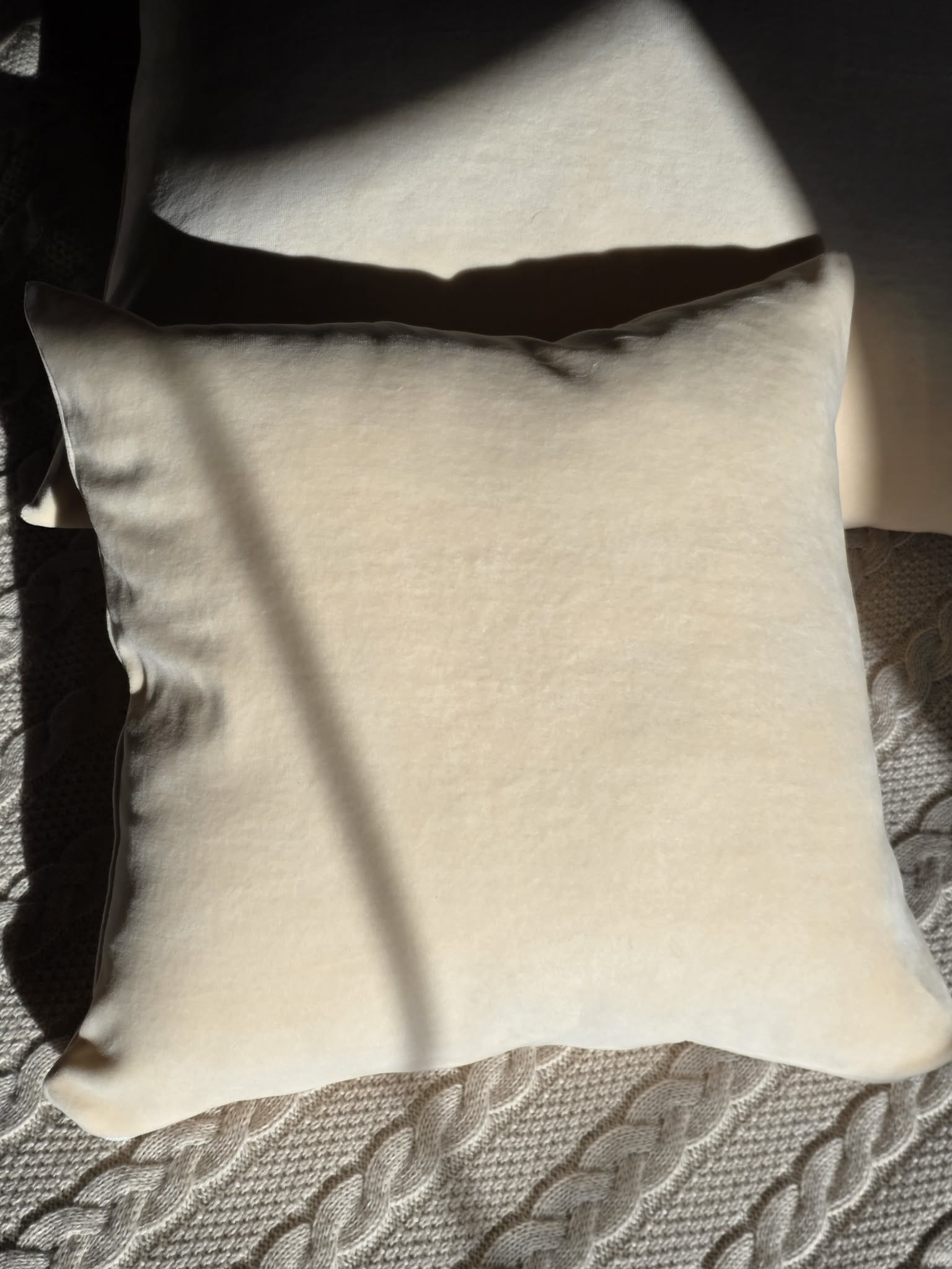 Poszewka Martuli 40x40 TULISIE welur jasny krem