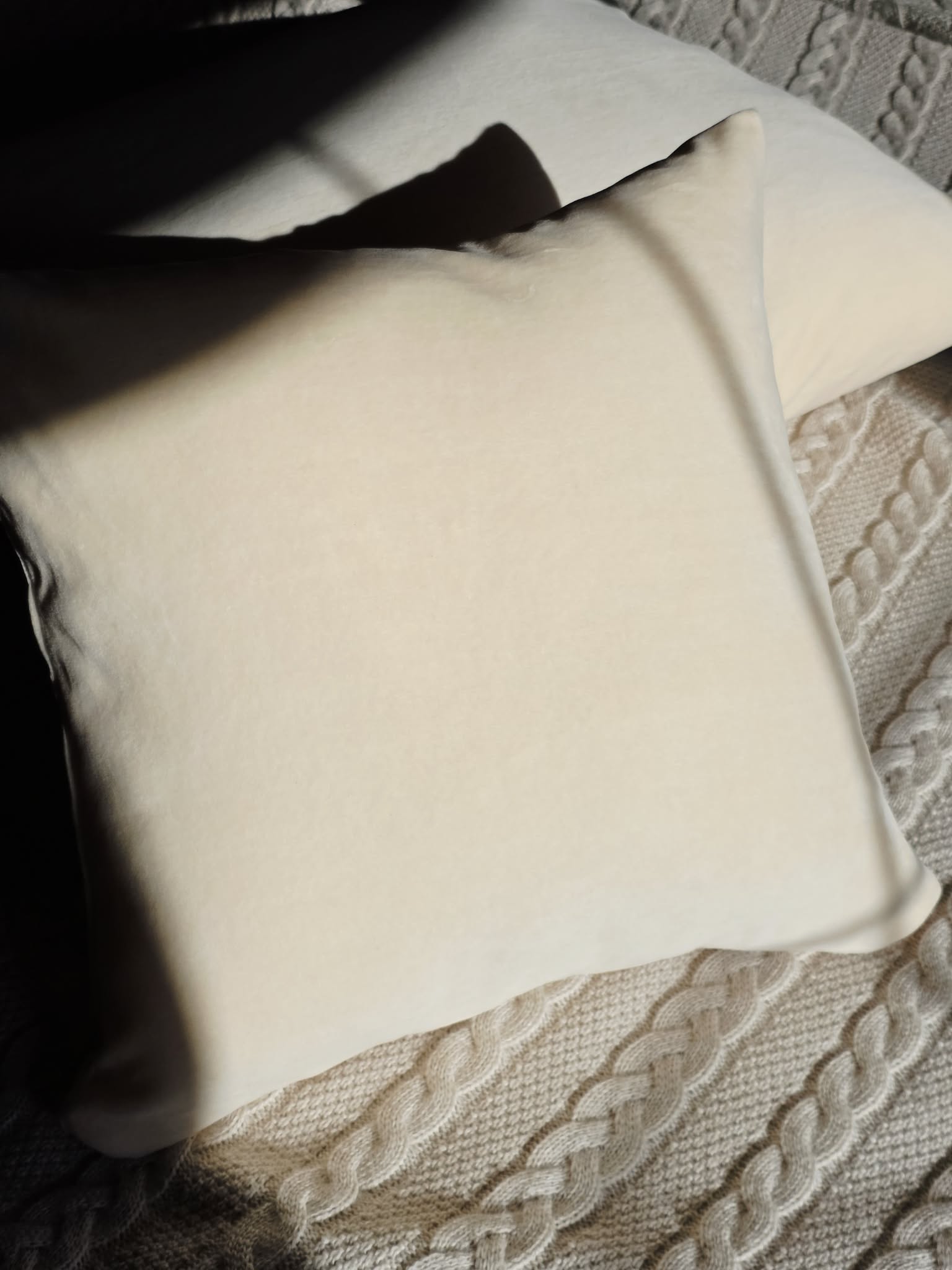 Poszewka Martuli 40x40 TULISIE welur jasny krem