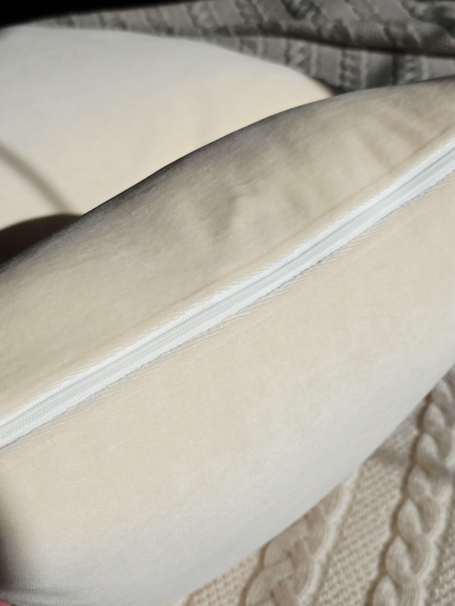 Poszewka Martuli 40x40 TULISIE welur jasny krem