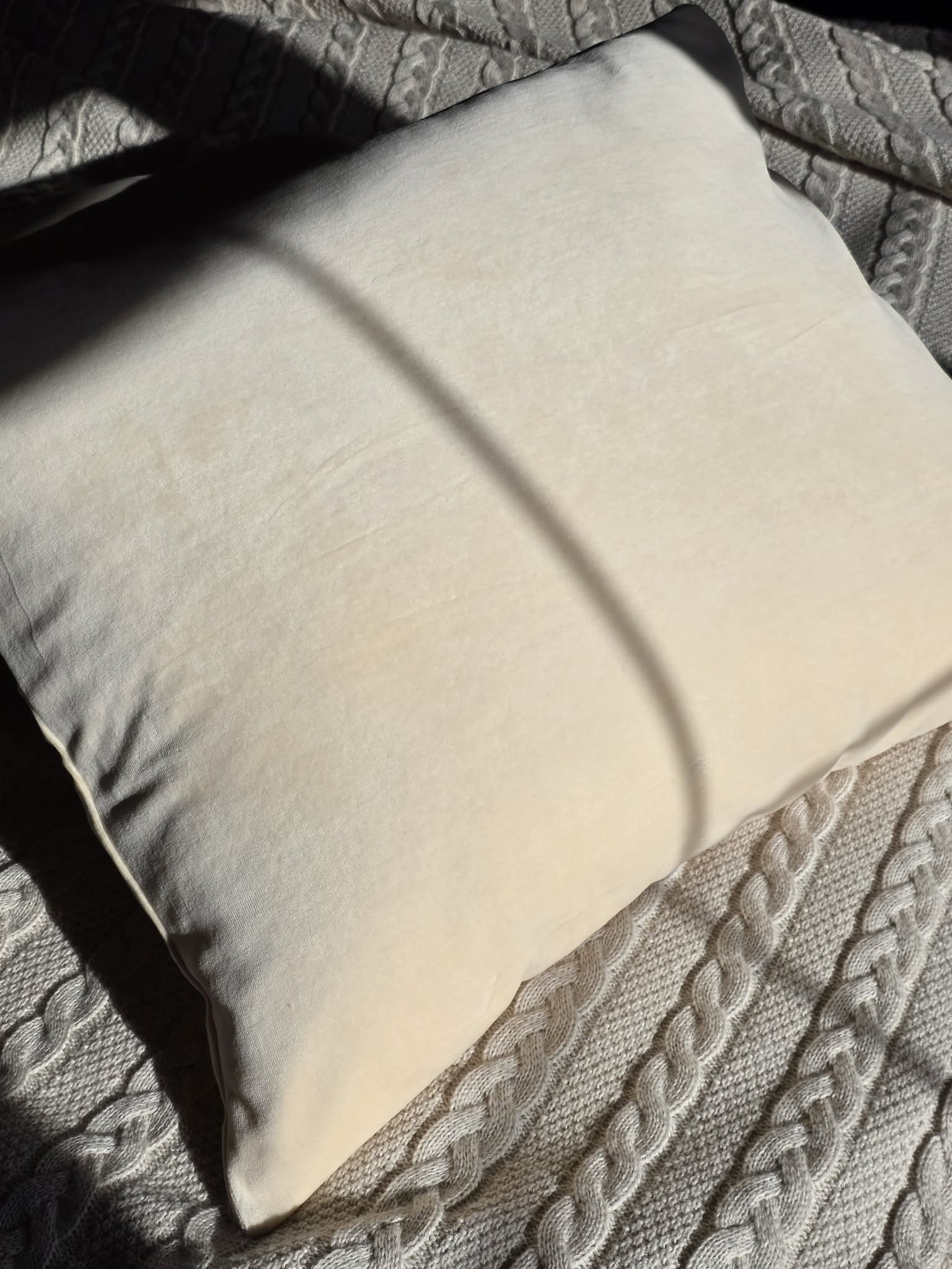 Poszewka Martuli 50x60 TULISIE welur jasny krem