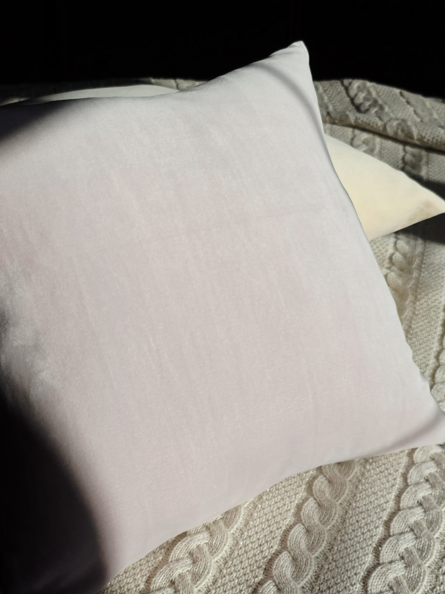 Poszewka Martuli 40x40 TULISIE welur jasny kawowy