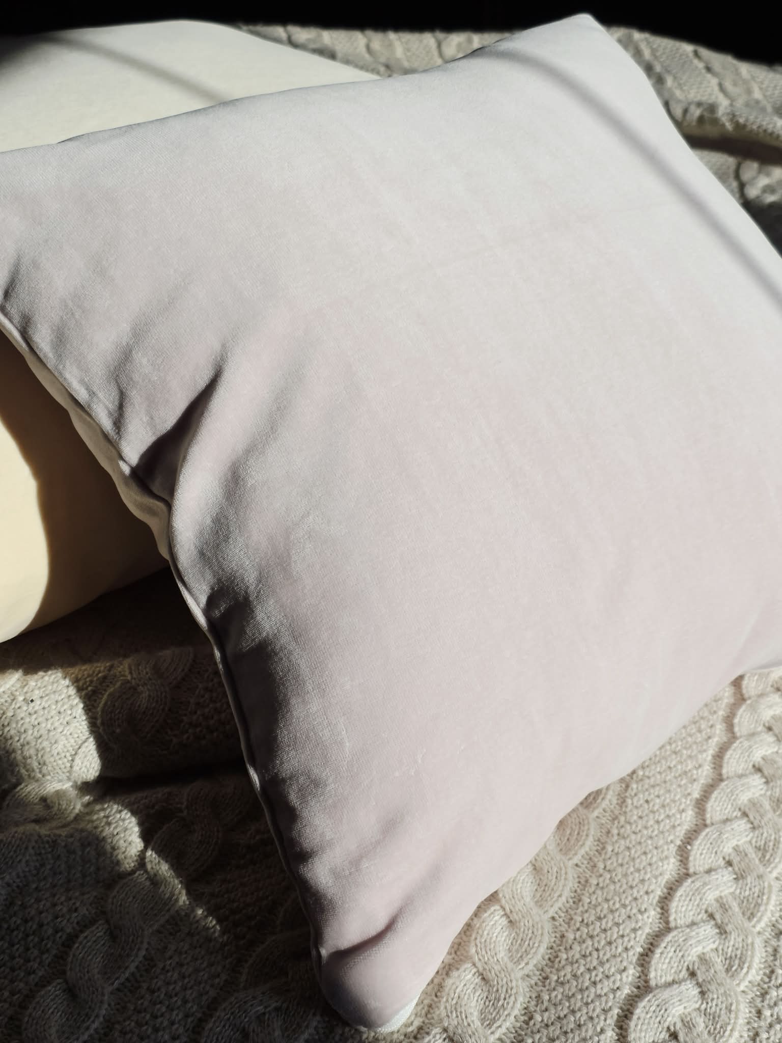 Poszewka Martuli 40x40 TULISIE welur jasny kawowy