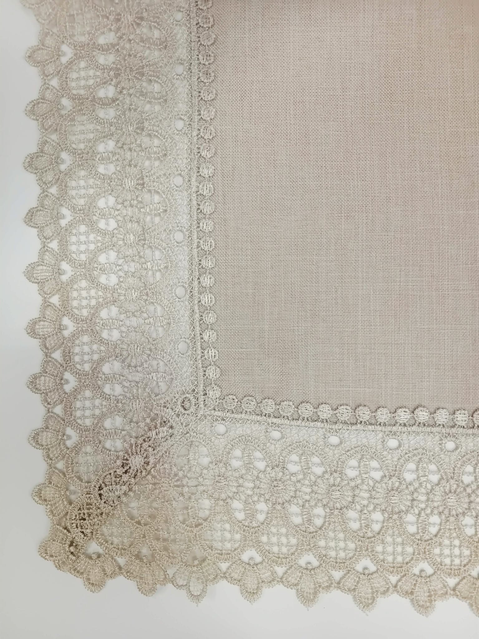 Obrus 20504 140x260 beżowy