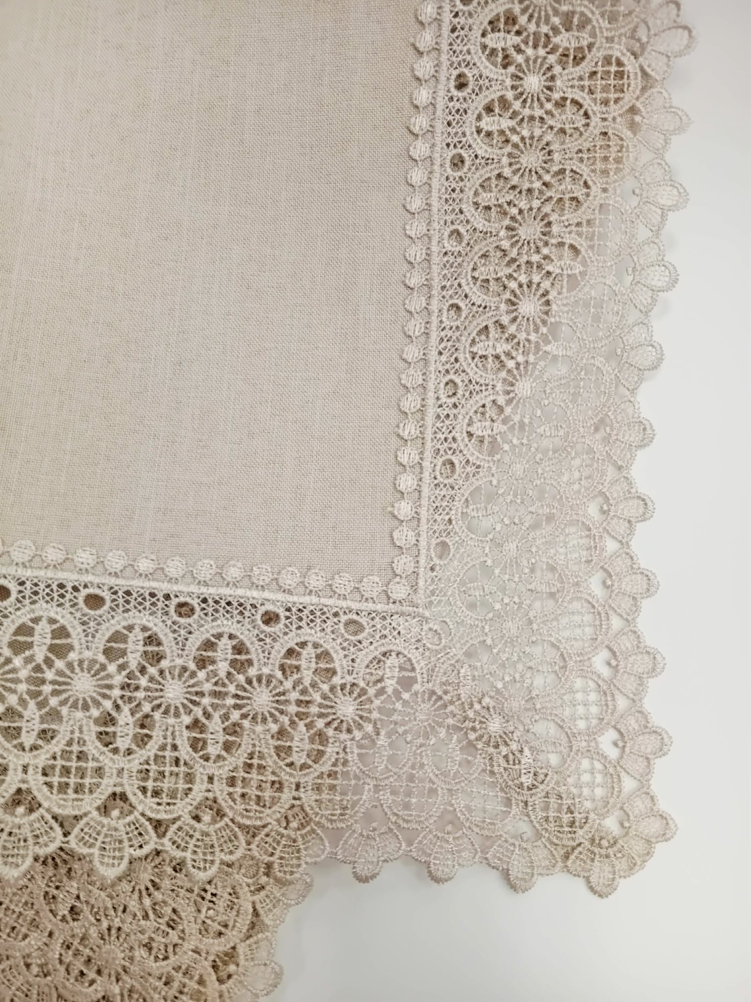 Obrus 20504 140x240 beżowy