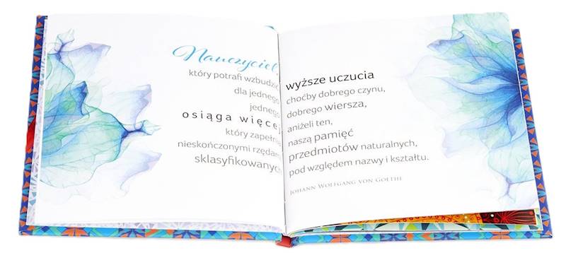 Z Kokardką: NAJLEPSZEMU Nauczycielowi