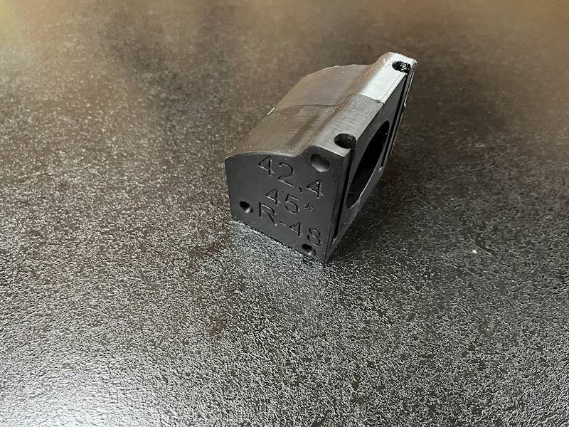 Uchwyt do cięcia kolan 42,4mm  45* 3D R 48
