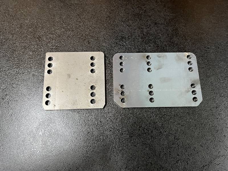Podstawy łap TOYOTA 2JZ prawa lewa 8mm stal