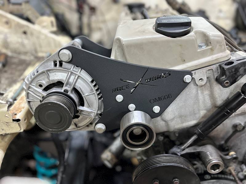 Relokacja alternatora OM606 Górny montaż