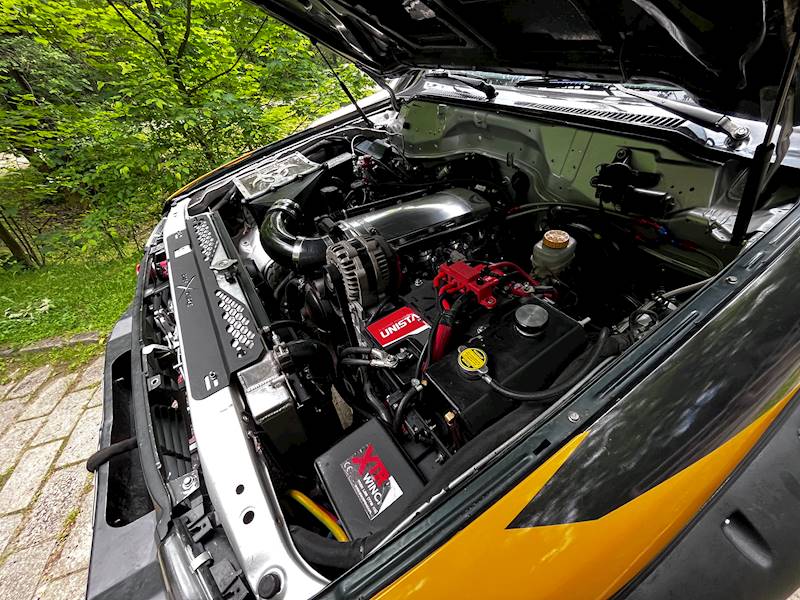 Podstawa akumulatora NISSAN PATROL Y61 / Y60 – lewa strona (relokacja akumulatora)