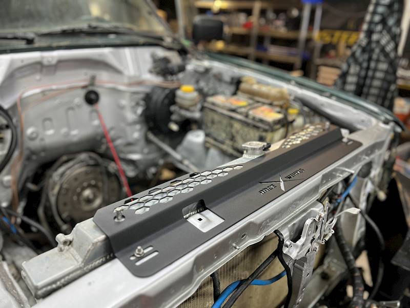 Mocowanie chłodnicy Patrol Y61 