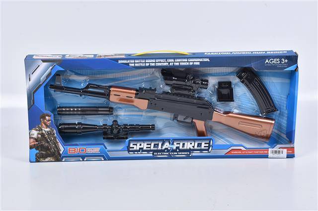 Karabin z dźwiękami na baterie w pudełku