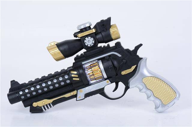 Pistolet z dźwiękami na baterie