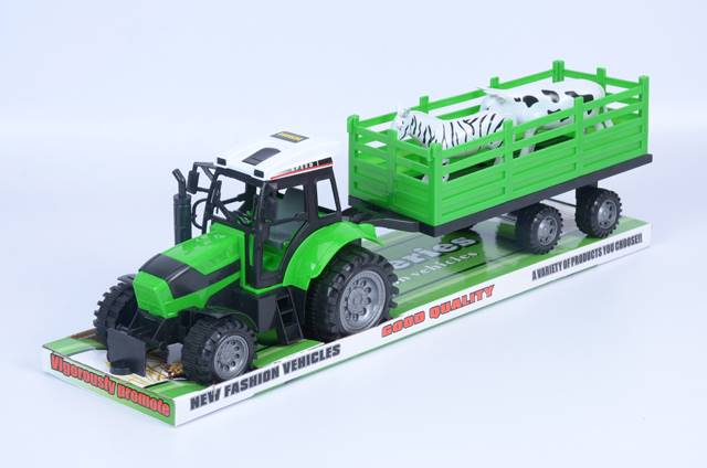 Traktor z maszyną roliczną