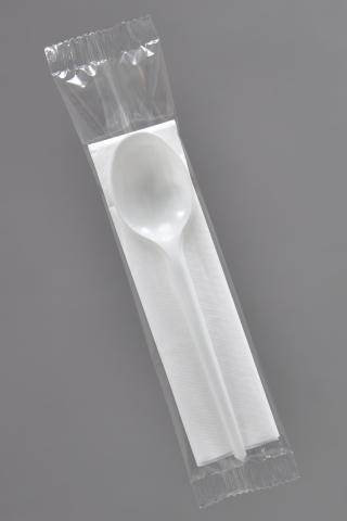 Sztućce białe łyżka, serwetka /z350/