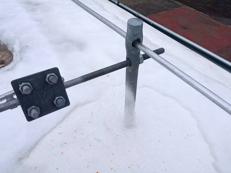 Uchwyt do naciągów wbijany, podwójny 40cm