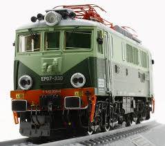 SCH107029 Lokomotywa elektryczna EP07-330 