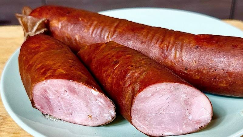 KIEŁBASA PIECZONA Z SZYNKI
