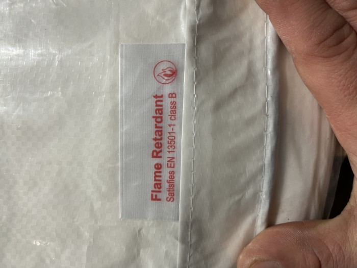 Plandeka PE FENCE TARP 1,76x3,41 150g/m2 / biały/naturalny /  z atestem trudnopalności