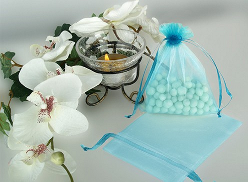 Torebka błękitna z organzy 12 x 15 cm 