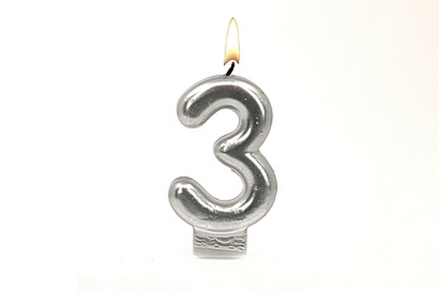 Świeczka cyferka do tortu srebrna "3"