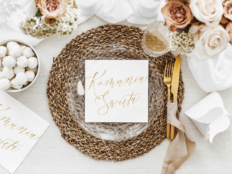 Serwetki KOMUNIA ŚWIIĘTA białe ze złotym napisem
