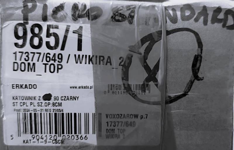 KĄTOWNIK 20 mm ERKADO 90 CZARNY ST CPL 8 CM