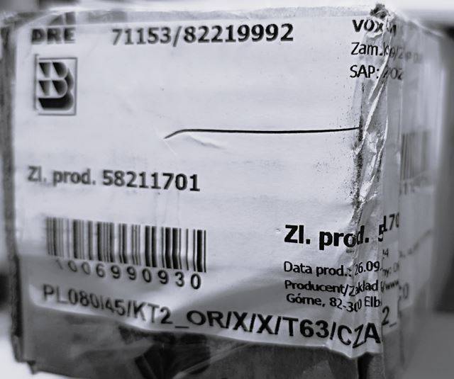 KĄTOWNIK Z PRZEDŁ. PIÓREM 80 CZARNY MATT 6 cm DRE