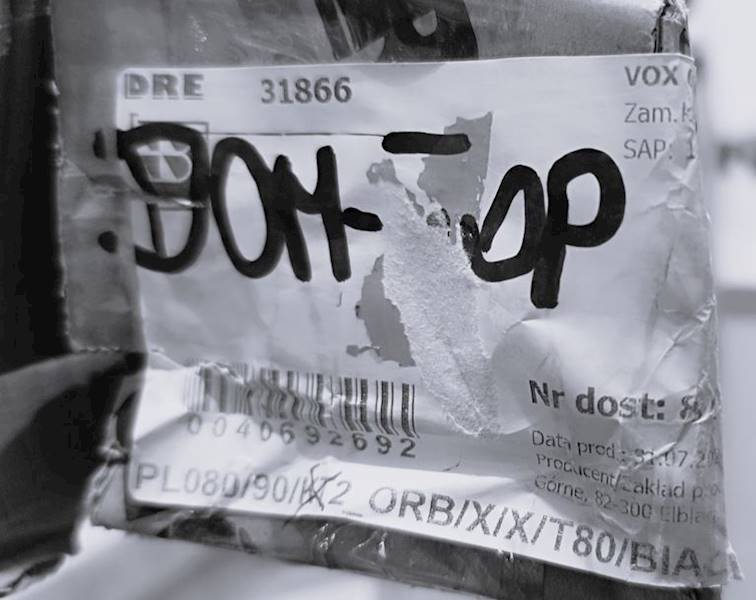 KĄTOWNIK 20 mm DRE BIAŁA MAT 8/90