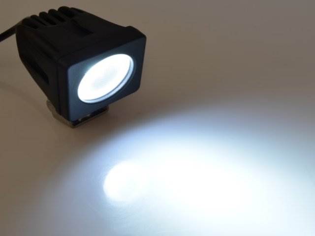 LAMPA ROBOCZA REFLEKTOR HALOGEN 1 LED 10W 10-30V