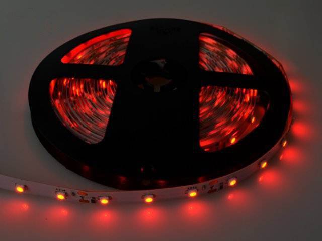 Taśma 300 LED 12V 24W wodoodporna IP65 czerwona
