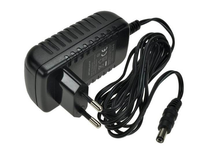 Zasilacz wtyczkowy 12V / 1A z wtykiem DC 2.1/5.5