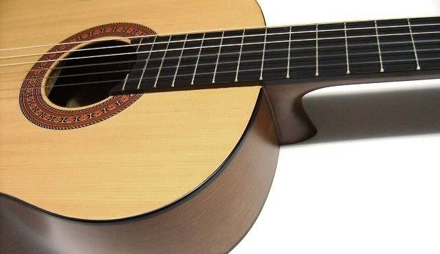 GAK YAMAHA C40 02