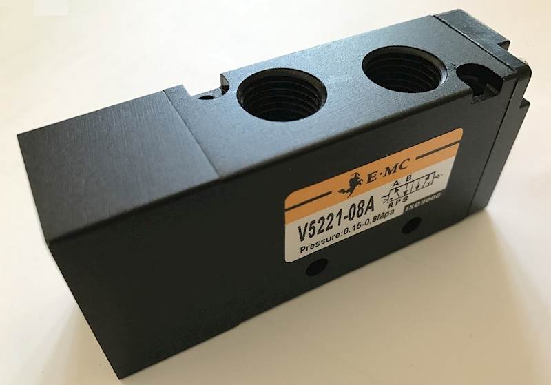 EMC V5221-08A ELEKTROZAWÓR PIĘCIODROGOWY 5/2 1/4"